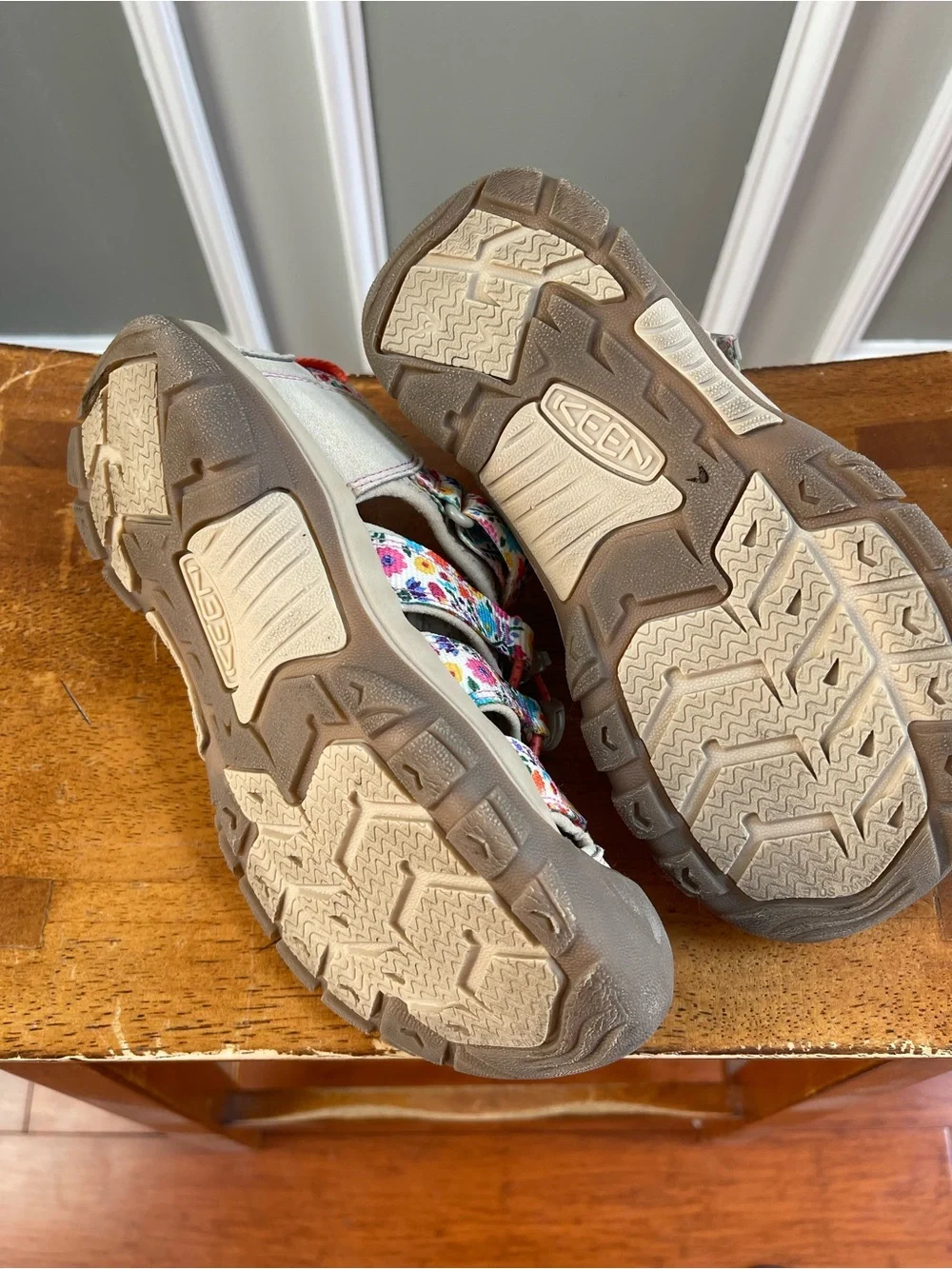 KEEN Newport H2 Sandals Kids 3 Tan Floral Water Hiking Outdoor Sport